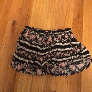 AE FLORAL SHORTS